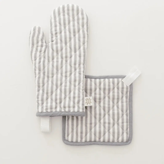 Keepsake Quilted Linen Oven Mitt + Potholder Set in Blue