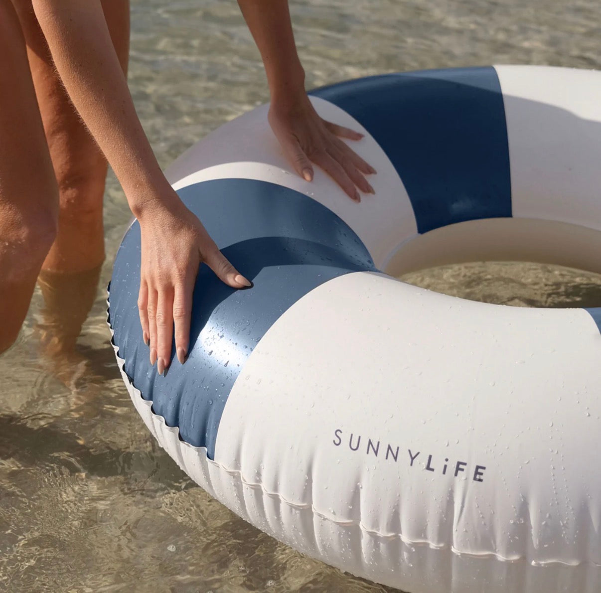 Tube Pool Ring Navy Stripe